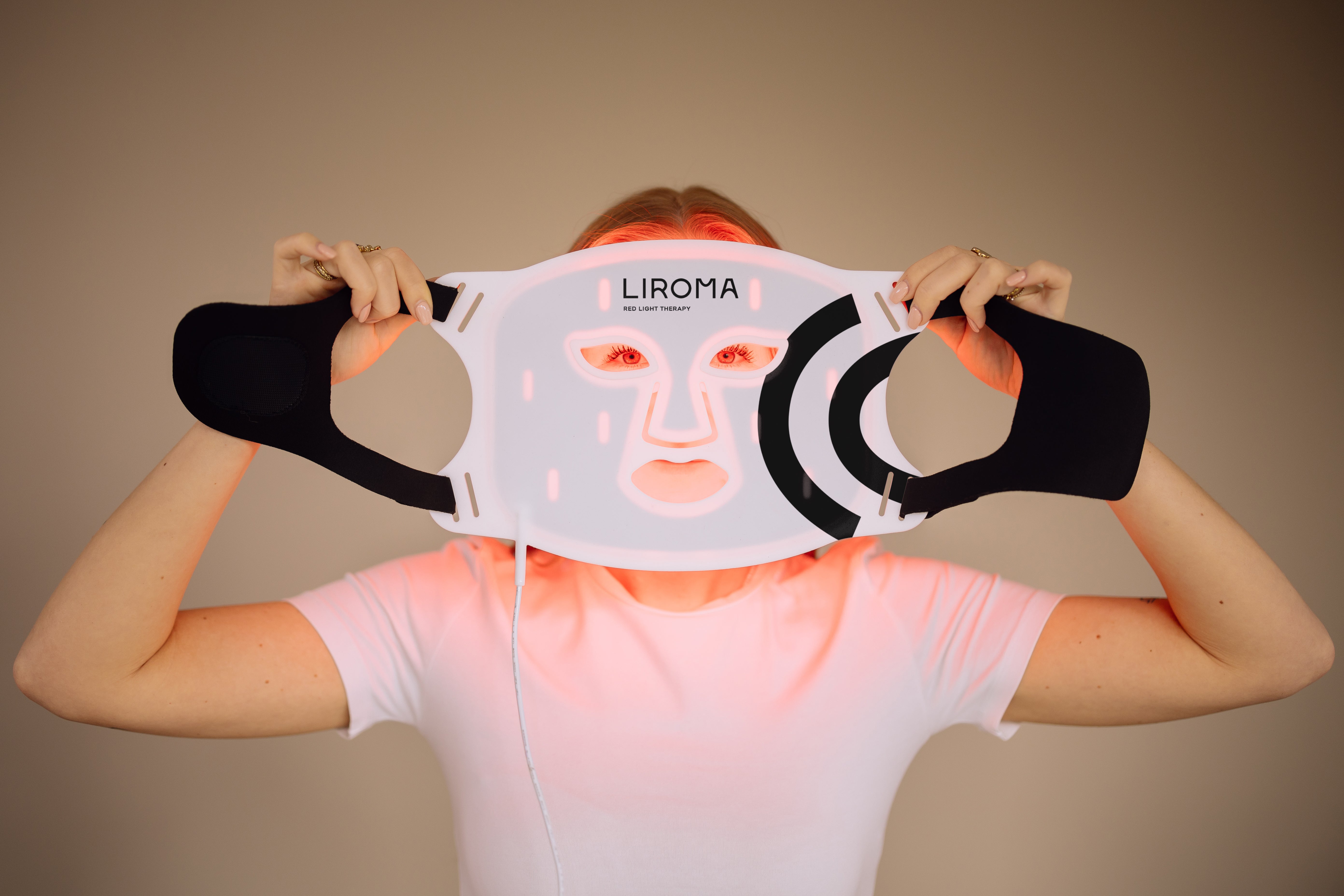 LIROMA® LED-terapeutiline punase valguse ja lähiinfrapuna näo-, kaela- ja dekolteemask